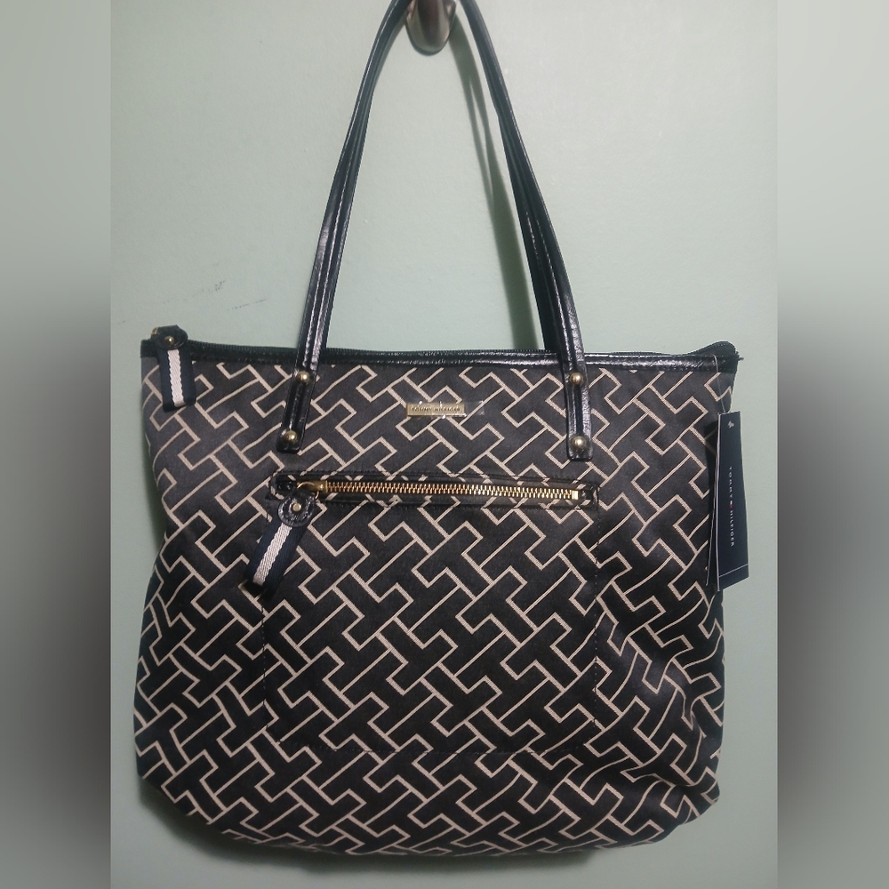 NWT Tommy Hilfiger Tote